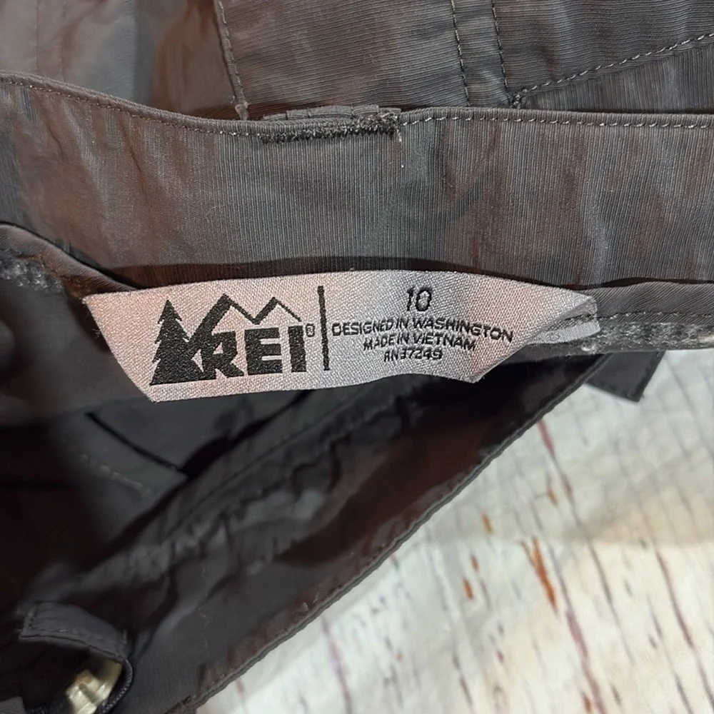 REI Sahara Shorts Gray Cargo Hiking Outdoor Women's 10
